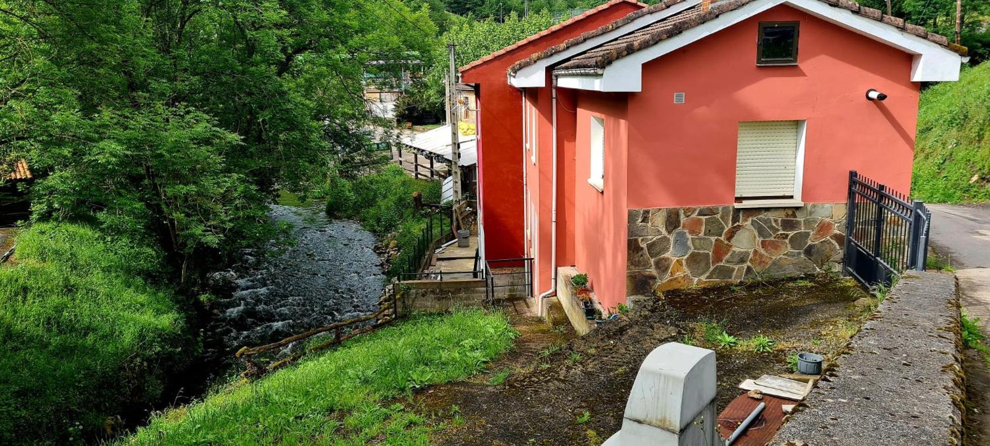 La Falguera Pola de Lena Luaran gambar